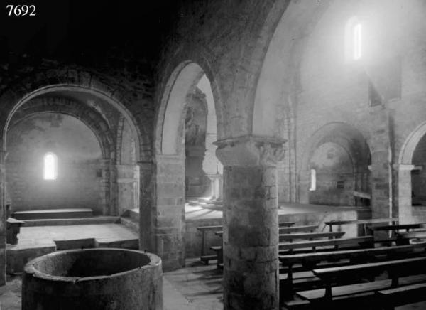 Capo di Ponte - Località Cemmo - Pieve di S. Siro - Interno