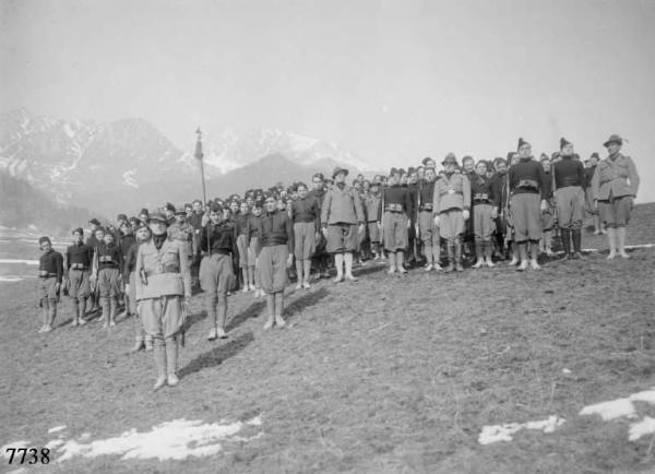 Breno - Parata - Militari in uniforme fascista