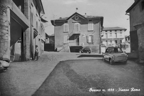 Ossimo Superiore - Piazza Roma - Palazzo del Municipio