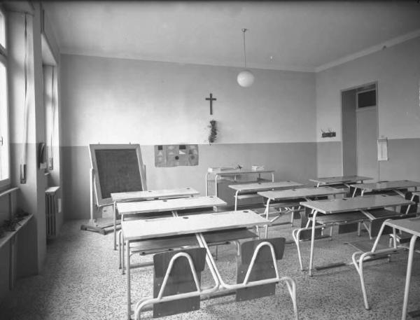 Ossimo Superiore - Scuola elementare - Aula - Interno