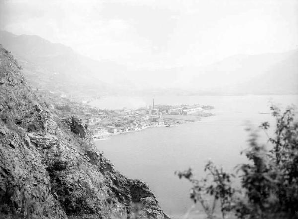 Lovere - Lago d'Iseo - Veduta con le ferriere Franchi-Gregorini e lo stabilimento Ilva