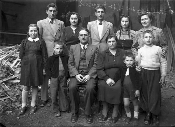 Ritratto di famiglia all'aperto - Franzoni