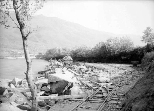 Darfo - Fiume Oglio - Cantiere - Lavori alla scogliera