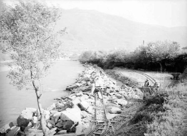 Darfo - Fiume Oglio - Cantiere - Lavori alla scogliera