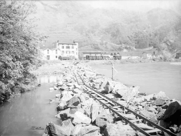 Darfo - Fiume Oglio - Cantiere - Lavori alla scogliera