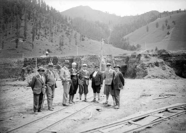 Borno - Lago di Lova - Diga - Cantiere - Ritratto di gruppo con Mensi