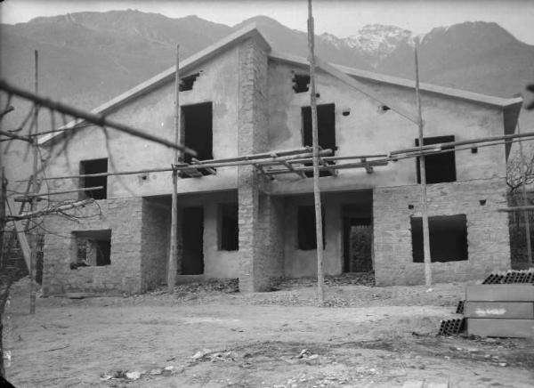 Valle Camonica - Edificio in costruzione