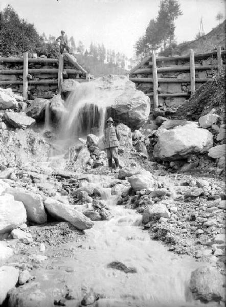 Borno - Torrente Caidone - Briglia di contenimento e guardie forestali