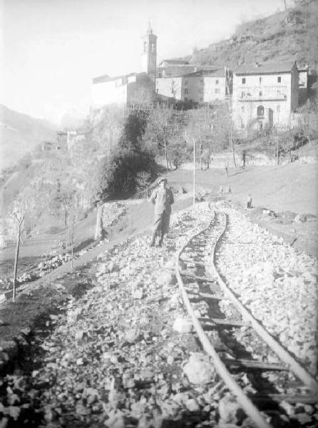 Prestine - Strada Prestine-Bienno - Cantiere - Impresa Rebaiolo - Uomo in posa