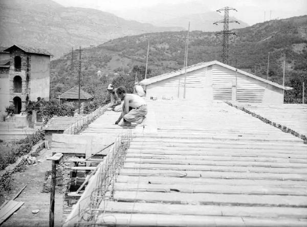 Valle Camonica - Cantiere edile - Impresa Poiatti - Operai al lavoro