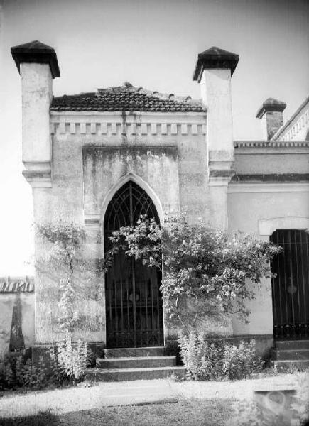 Palazzolo sull'Oglio - Località San Pancrazio - Proprietà Vezzoli - Cimitero - Ingresso laterale