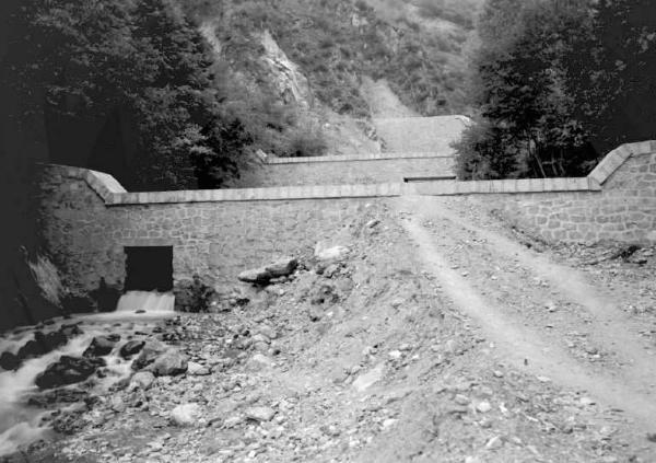 Monno - Val Dorena - Torrente Ogliolo - Briglie di contenimento - Impresa Marniga