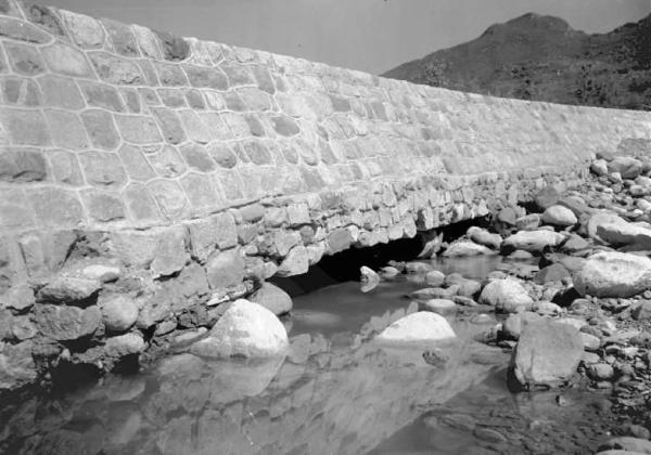 Val Grigna - Torrente Grigna - Trattto Esine-Bienno - Opera di arginatura