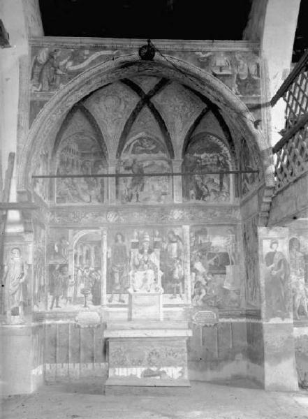 Berzo Inferiore - Chiesa di S. Lorenzo - Interno con affreschi di Giovan Pietro da Cemmo