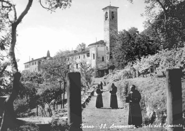 Piancogno - Località Annunciata - Convento della SS. Annunciata - Viale con frati