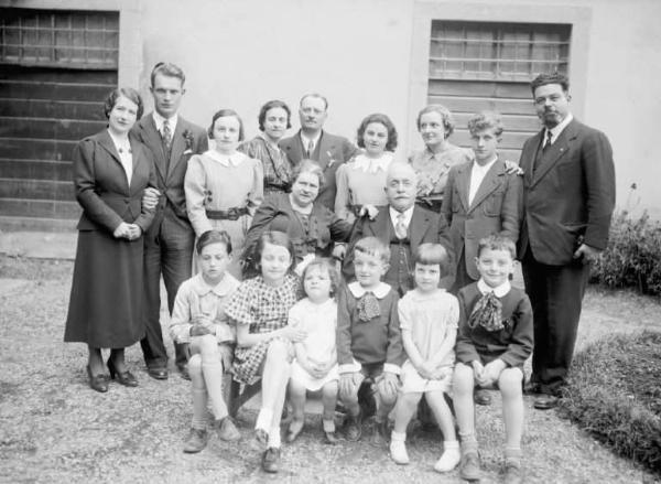 Ritratto di famiglia all'aperto - Mauri