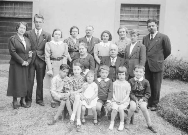 Ritratto di famiglia all'aperto - Mauri