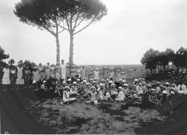 Cervia - Colonia Valle Camonica - Gruppo di bambini