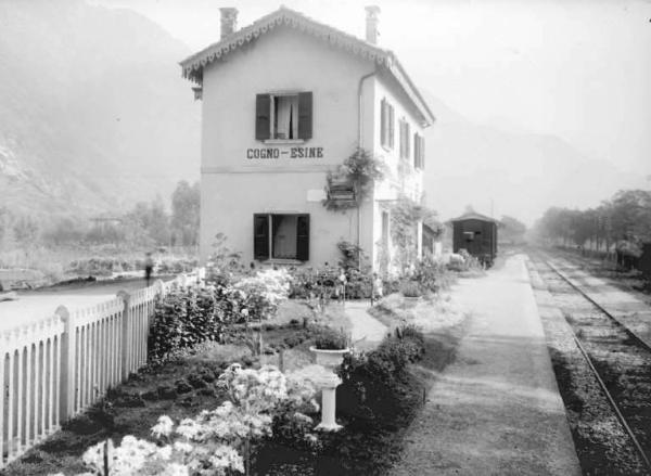 Esine - Stazione ferroviaria Cogno-Esine - Giardino - Concorso floreale