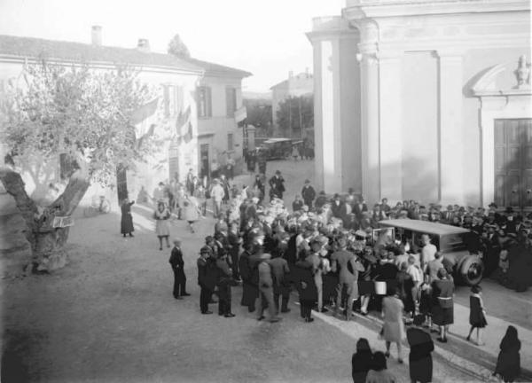 Palazzolo sull'Oglio - Località S. Pancrazio - Inaugurazione dell'autostrada Bergamo-Brescia - Corteo