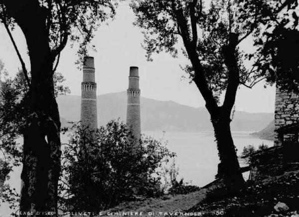 Tavernola Bergamasca - Lago d'Iseo - Cementificio Federico Milesi - Ciminiere e ulivi