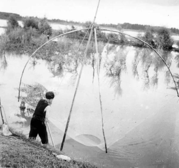 Fiume Po - Pesca con rete a bilancia