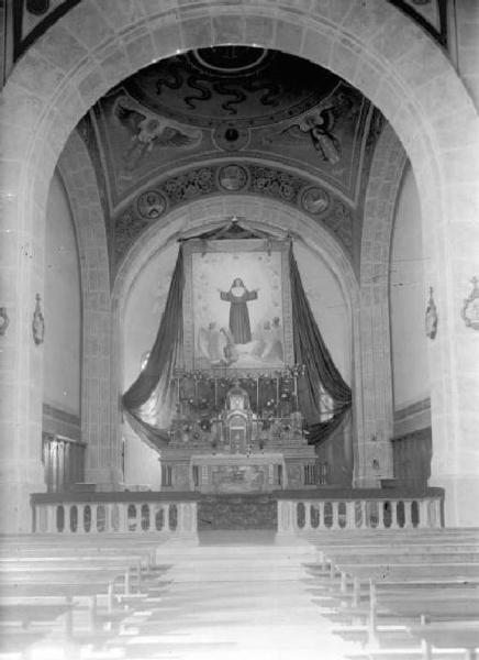 Valle Camonica - Chiesa - Interno con altare