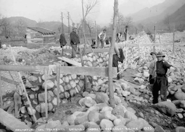 Esine - Torrente Grigna - Opere di arginatura - Cantiere - Impresa Rebaioli - Operai al lavoro