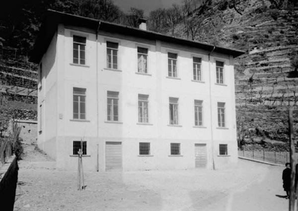 Capo di Ponte - Località Cemmo - Scuola