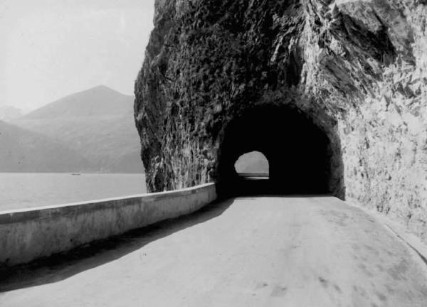 Lago d'Iseo - Strada Toline-Marone - Galleria