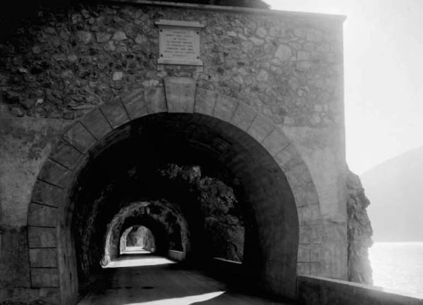 Lago d'Iseo - Strada Toline-Marone - Galleria