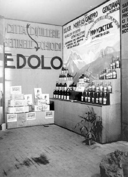 Breno - Mostra della Montagna - Esposizione della ditta Distillerie Bettinelli Chiodi
