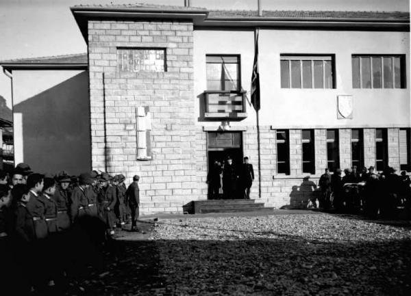 Capo Di Ponte - Palazzo del Municipio - Manifestazione con Alpini