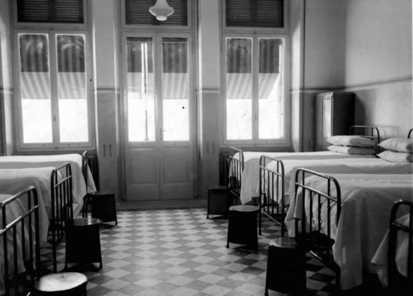 Borno - Località Croce di Salven - Sanatorio infantile C. Gaetano Bonoris - Interno - Dormitorio