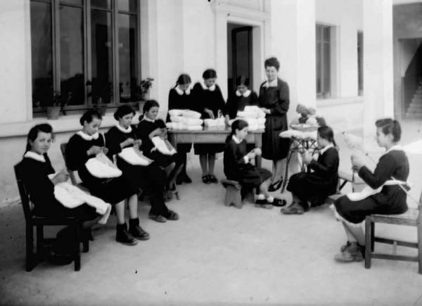 Angolo Terme - Doposcuola - Lavori femminili