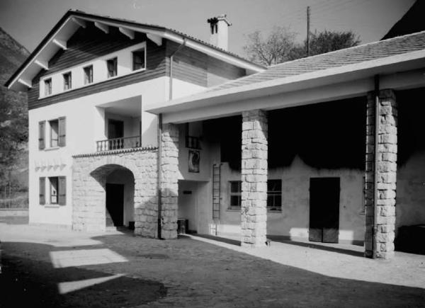 Breno - Azienda agricola Spinera di Carlo Franzoni - Casa e portico