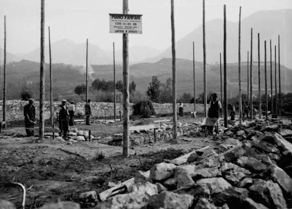 Cividate Camuno - Piano Fanfani - Cantiere edile - Operai al lavoro