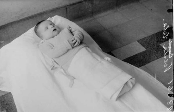 Ritratto di neonato morto