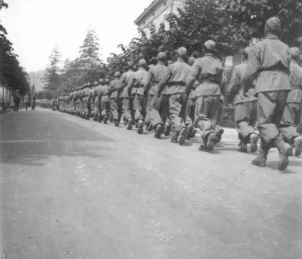 Fascismo - Cremona - Viale Passeggio, ora Trento e Trieste - Parata - Battaglione di militari