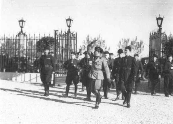 Fascismo - cerimonie - Cremona - Ospedale Sanatoriale - Il Duce in visita - Cerimonia inaugurale