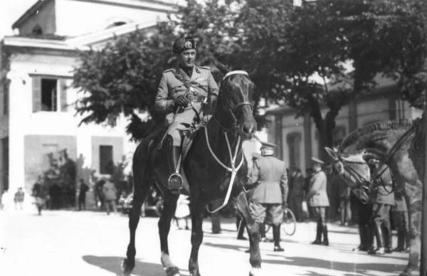 Fascismo - cerimonie - Cremona - Via Persico, 17 - Polisportivo "Farinacci" - L' On. Moretti a cavallo