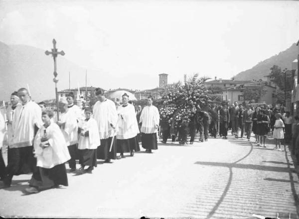 Pisogne - Funerale del Cavalier Tempini - Corteo funebre