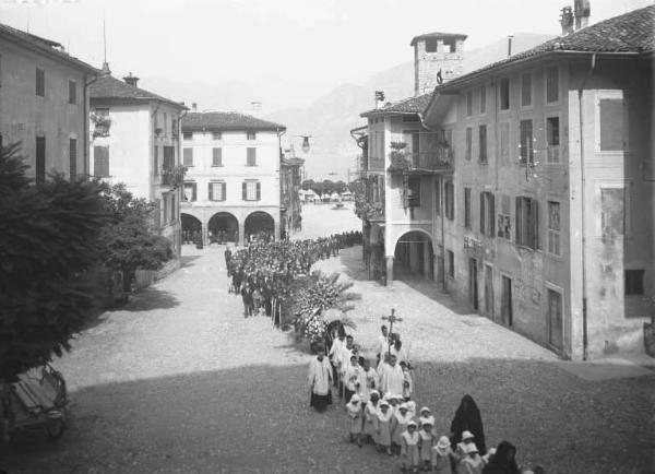 Pisogne - Funerale del Cavalier Tempini - Corteo funebre