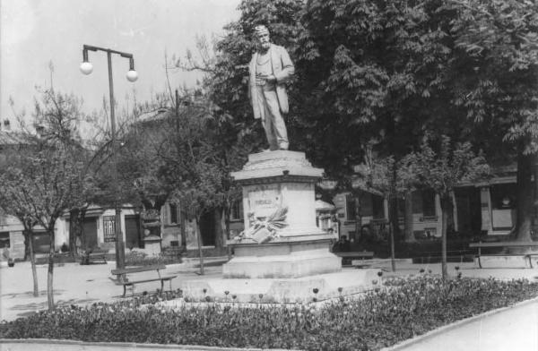 Cremona - Giardini pubblici di Piazza Roma - Monumento al compositore Amilcare Ponchielli