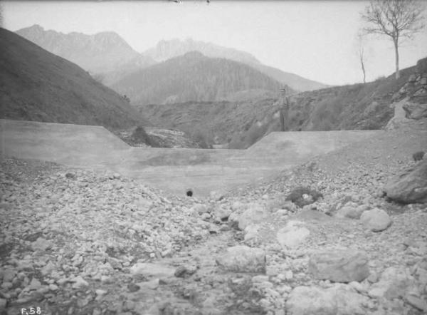 Borno - Torrente Caidone - Briglia di contenimento - Cantiere - Impresa Gasparotti