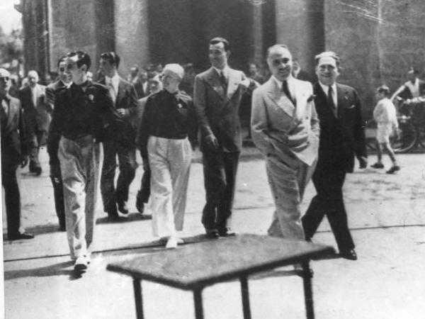 Fascismo - visite ufficiali, inaugurazioni e simili - Cremona - Associazione Nazionale dei Mutilati di Guerra - Ritratto di gruppo