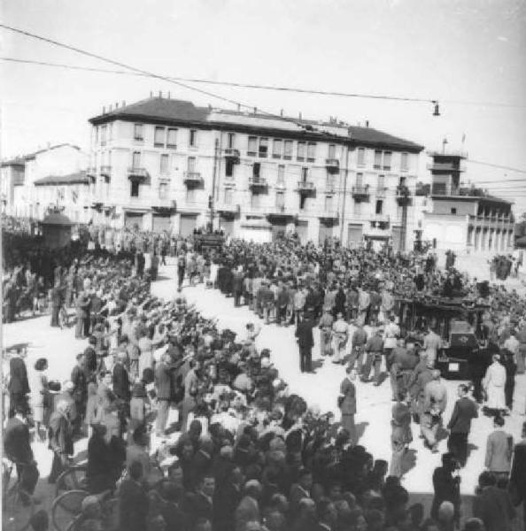 Cremona - Porta Venezia - Corteo funebre per i Caduti per la libertà