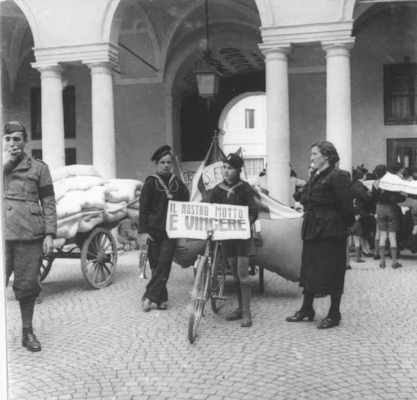 Fascismo - Lana per la Patria - Cremona - Palazzo della Rivoluzione, ora Ala Ponzone - Cortile - Balilla