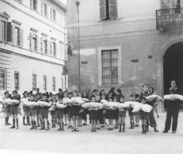 Fascismo - Lana per la Patria - Cremona - Via Italo Balbo, ora Via Ala Ponzone - Cortile