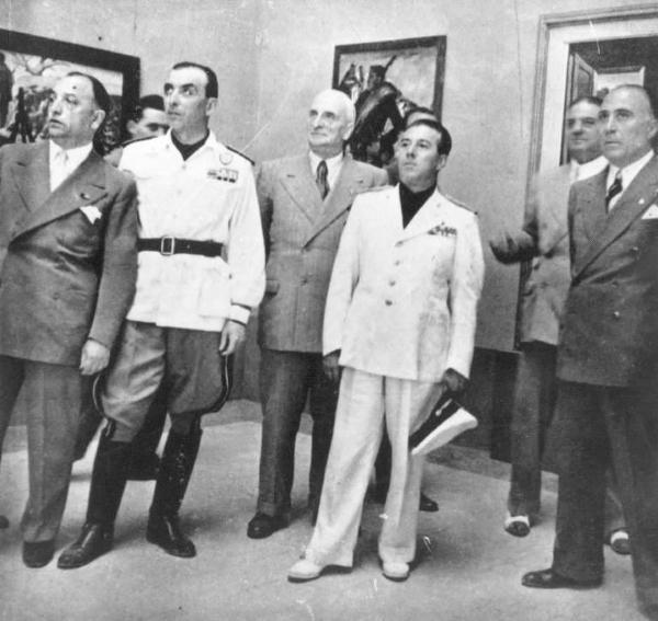 Fascismo - visite ufficiali, inaugurazioni e simili - Cremona - Terzo Premio di pittura - Palazzo Affaitati - Visita del Consigliere Nazionale Ippolito, Segretario Federale di Milano